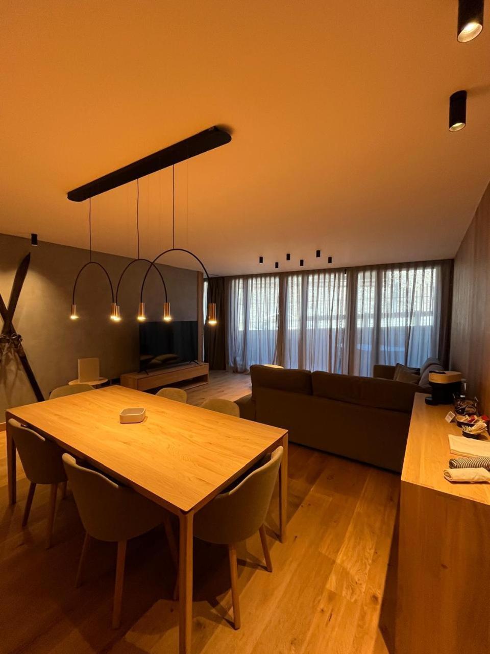 Isard Residences By Leo Ел Тартер Екстериор снимка