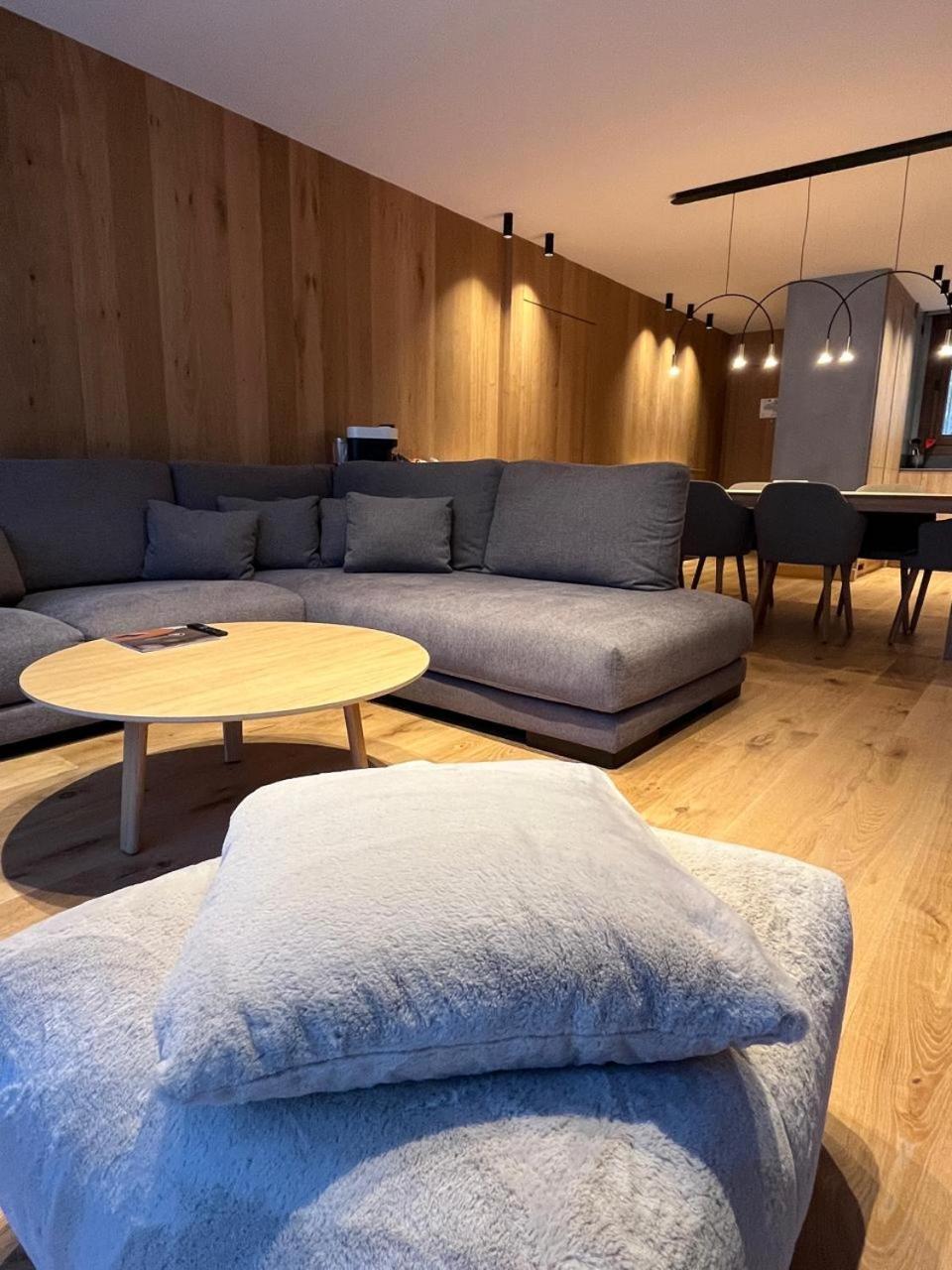 Isard Residences By Leo Ел Тартер Екстериор снимка
